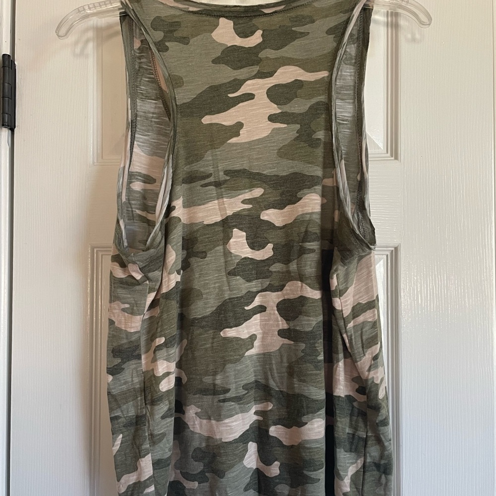 SO Camouflage Tank Top - size Medium - Picture 3 of 3